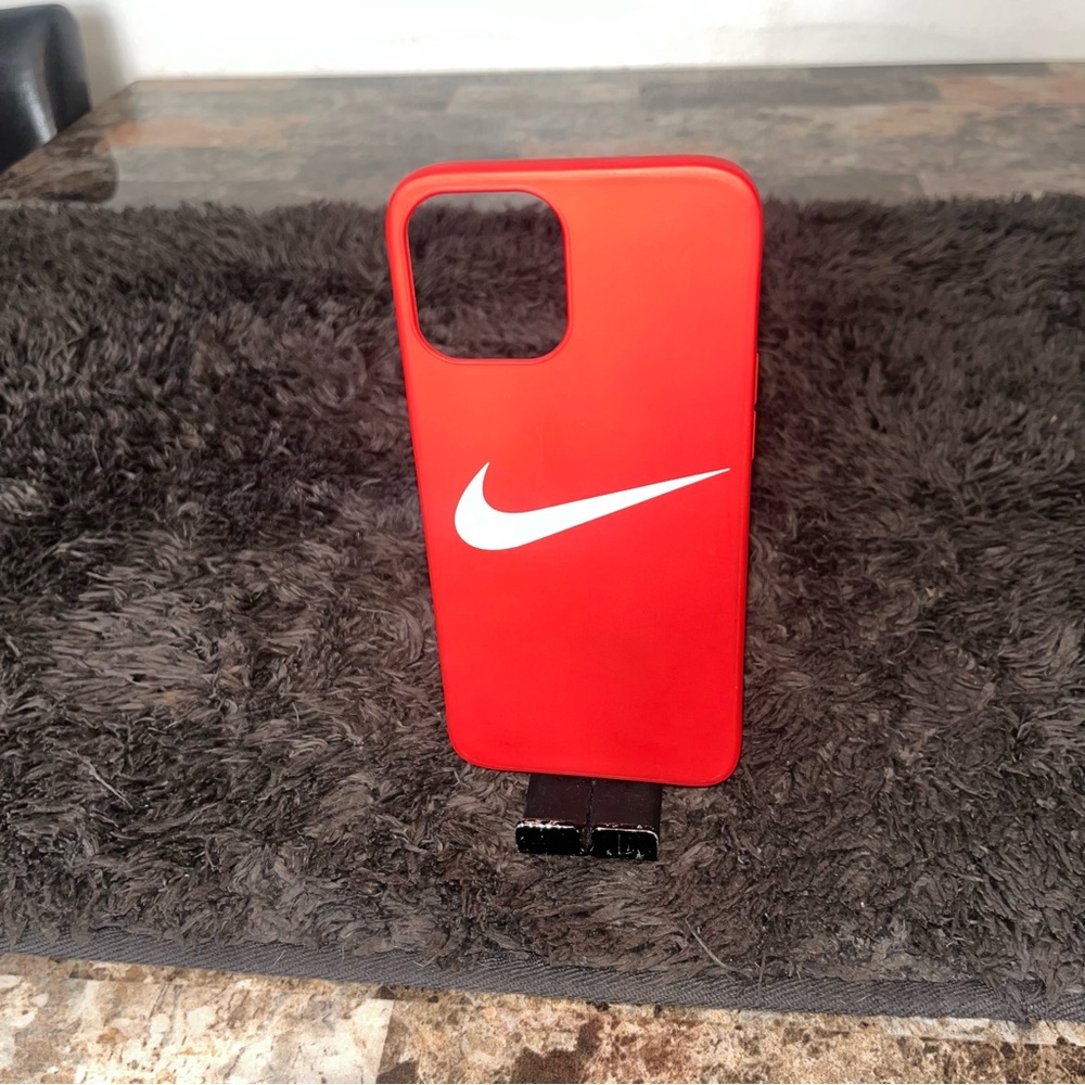 12 Pro Max Red Phone Case 🔥🔥🔥🔥🔥‼️‼️ - Picture 10 of 15
